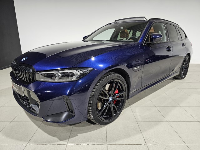 BMW 330e XAS PHEV M-PACK